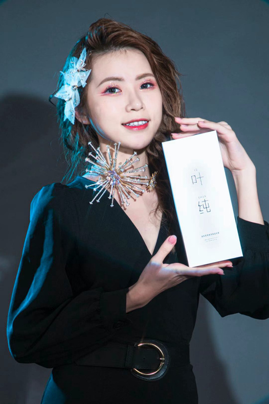 官宣：叶纯洗护正式签约亚洲小 姐大赛冠军蔡小蝶为代言人！