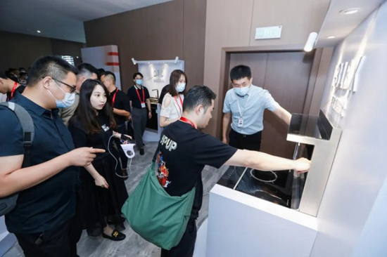 火星人重磅发布全新一代集成灶新品F20,解决厨房生活问题