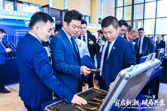 窗启新潮·破局共生丨库勒五金多重荣誉加冕，彰显领军实力！
